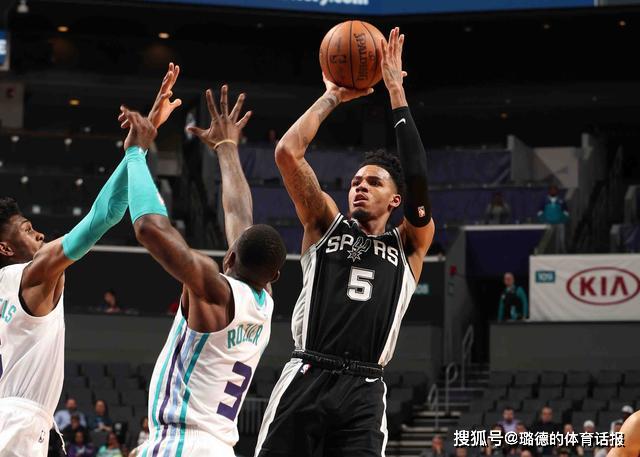  穆雷关键罚球老鹰主场险胜黄蜂锁定东南区冠军